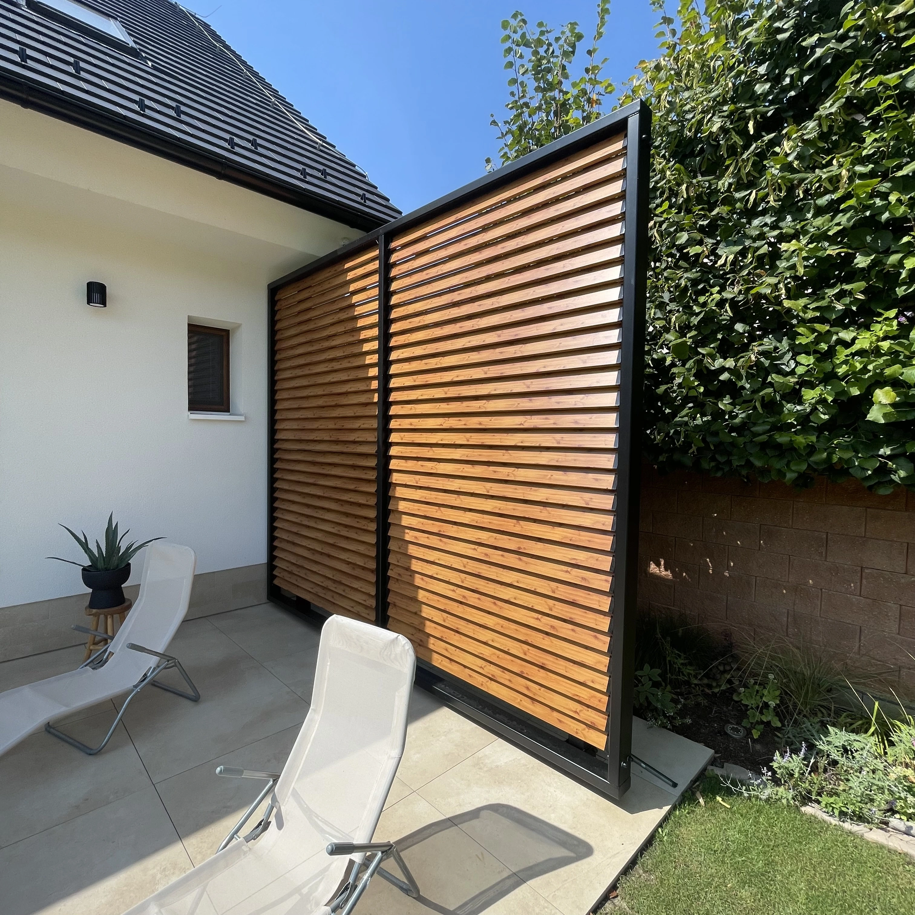 Hliníkové otočné lamely – bezúdržbové exteriérové tienenie